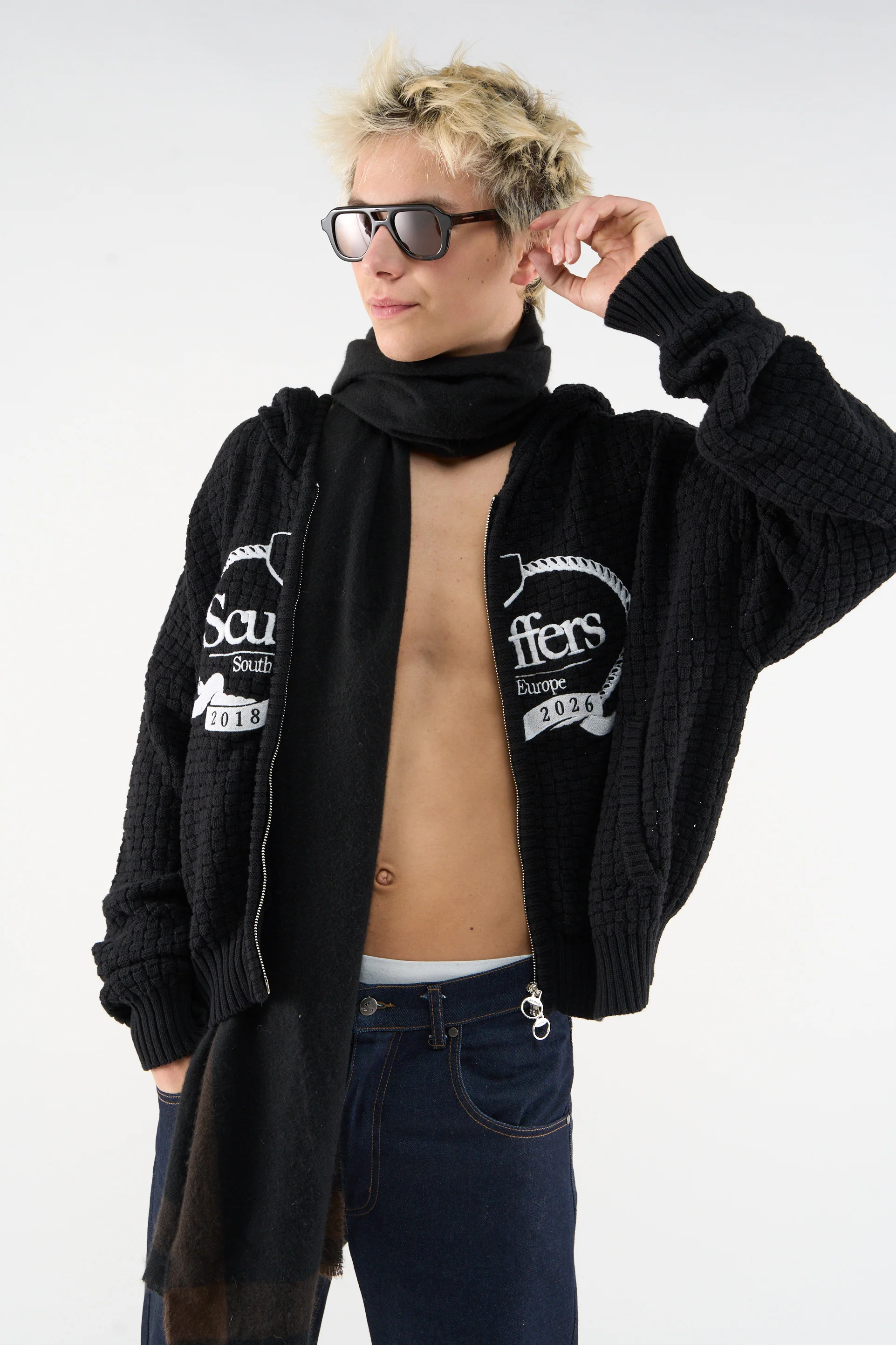 25 South Europe Knit Zipper Black M 1762 Jpg